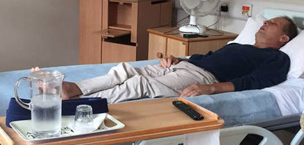 50-year-old lung cancer sufferer in his hospice bed, recovered!